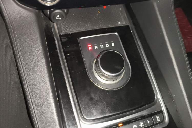 Used Jaguar F-PACE 2019 2.0T Four-Wheel Drive Urban Luxury Edition Gear Lever