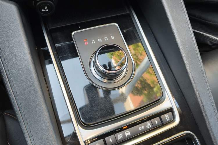 Used Jaguar F-PACE 2019 2.0T Four-Wheel Drive Urban Luxury Edition Gear Lever