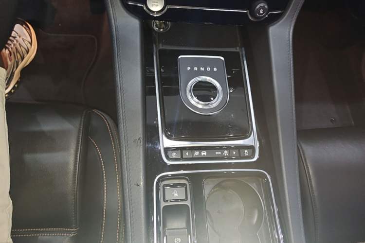 Used Jaguar F-PACE 2019 2.0T Four-Wheel Drive Urban Luxury Edition Gear Lever