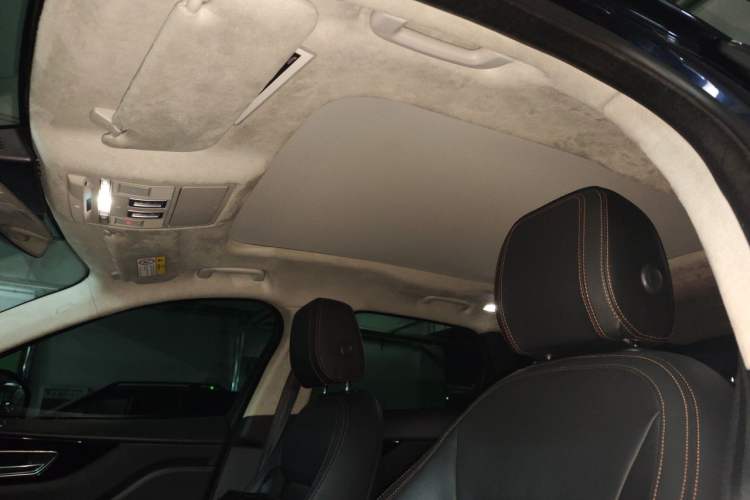 Used Jaguar F-PACE 2019 2.0T Four-Wheel Drive Urban Luxury Edition Headliner