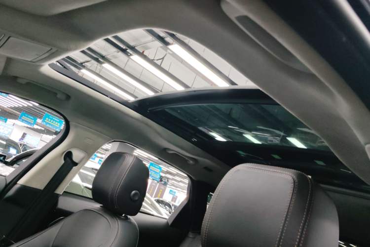 Used Jaguar F-PACE 2019 2.0T Four-Wheel Drive Urban Luxury Edition Headliner