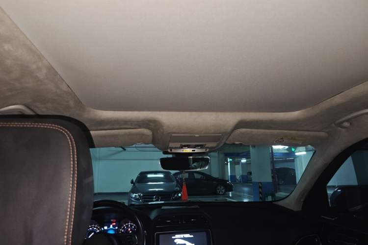 Used Jaguar F-PACE 2019 2.0T Four-Wheel Drive Urban Luxury Edition Headliner