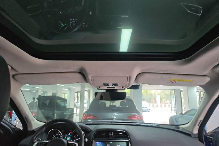 Used Jaguar F-PACE 2019 2.0T Four-Wheel Drive Urban Luxury Edition Headliner