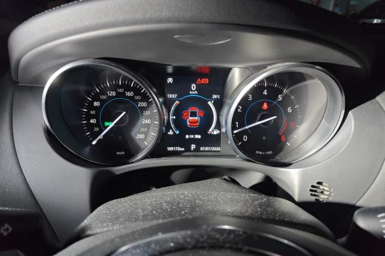 Used Jaguar F-PACE 2019 2.0T Four-Wheel Drive Urban Luxury Edition Instrument Cluster
