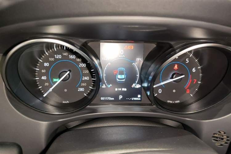 Used Jaguar F-PACE 2019 2.0T Two-Wheel Drive Urban Deluxe Edition Instrument Cluster