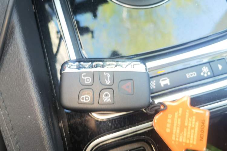 Used Jaguar F-PACE 2019 2.0T Four-Wheel Drive Urban Luxury Edition Interior 1