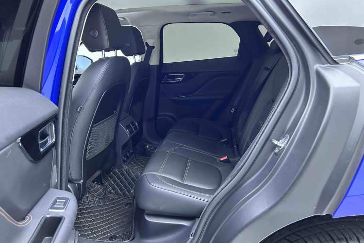 Used Jaguar F-PACE 2019 2.0T Two-Wheel Drive Urban Deluxe Edition Interior 2