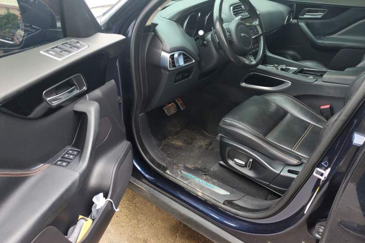 Used Jaguar F-PACE 2019 2.0T Four-Wheel Drive Urban Luxury Edition Interior 3