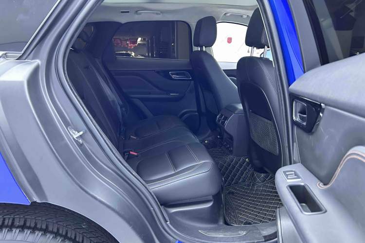 Used Jaguar F-PACE 2019 2.0T Two-Wheel Drive Urban Deluxe Edition Interior 4