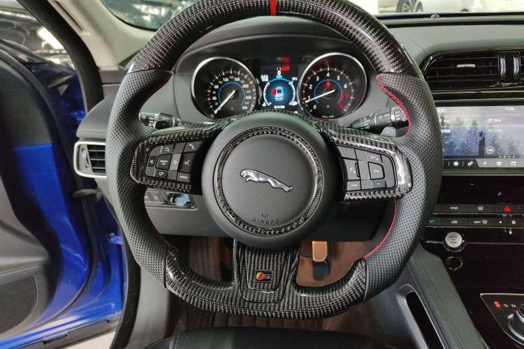 Used Jaguar F-PACE 2019 2.0T Four-Wheel Drive Urban Luxury Edition Interior 6