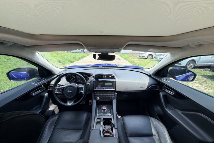 Used Jaguar F-PACE 2019 2.0T Four-Wheel Drive Urban Luxury Edition Interior 6