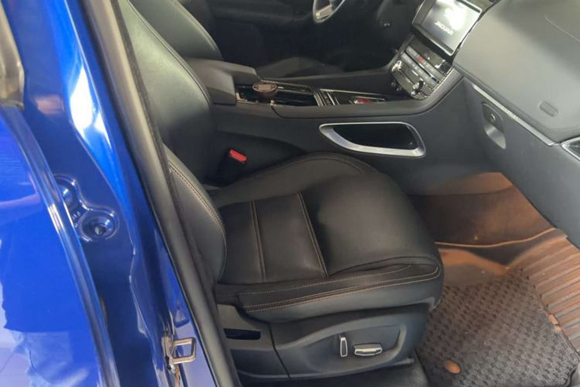 Used Jaguar F-PACE 2019 2.0T Four-Wheel Drive Urban Luxury Edition Interior 7