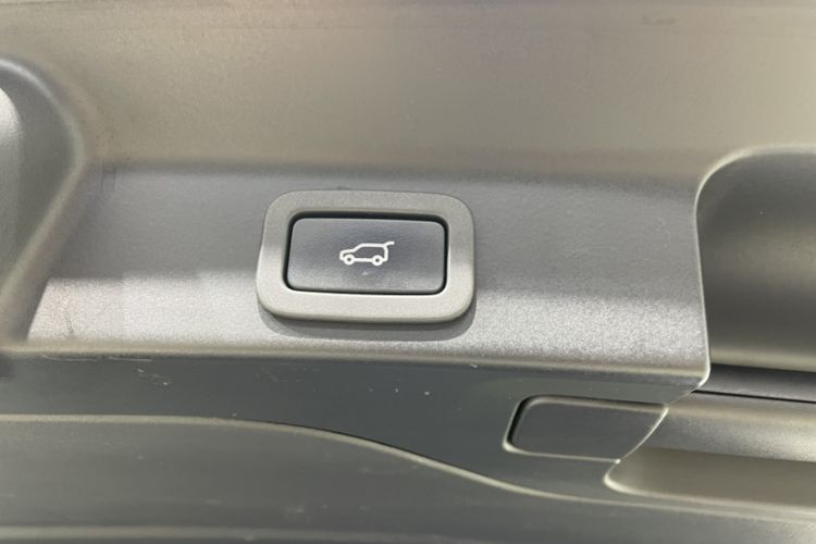 Used Jaguar F-PACE 2019 2.0T Four-Wheel Drive Urban Luxury Edition Interior 8