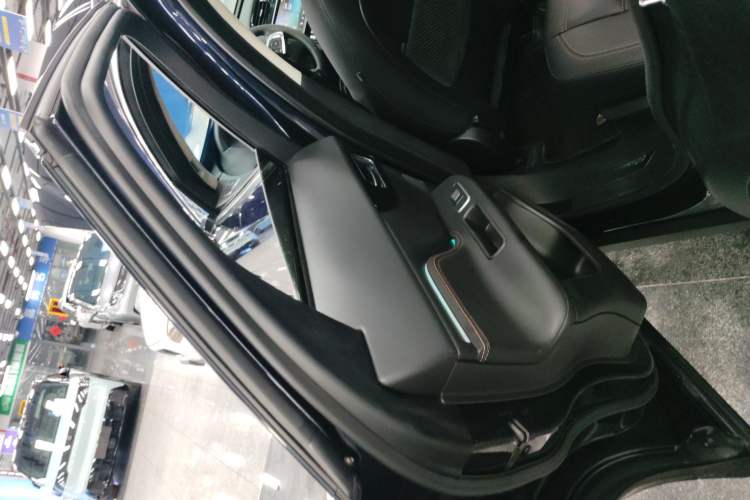 Used Jaguar F-PACE 2019 2.0T Four-Wheel Drive Urban Luxury Edition Interior 8