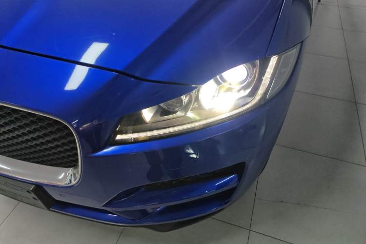 Used Jaguar F-PACE 2019 2.0T Four-Wheel Drive Urban Luxury Edition Left Front Headlight