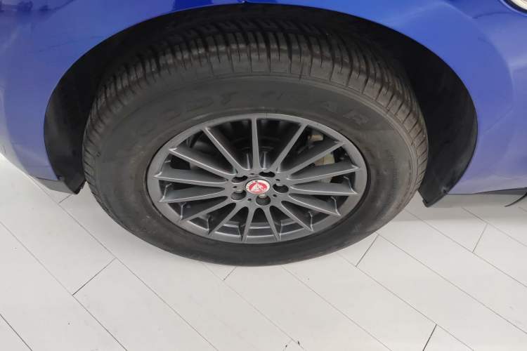 Used Jaguar F-PACE 2019 2.0T Four-Wheel Drive Urban Luxury Edition Left Front Wheel Hub