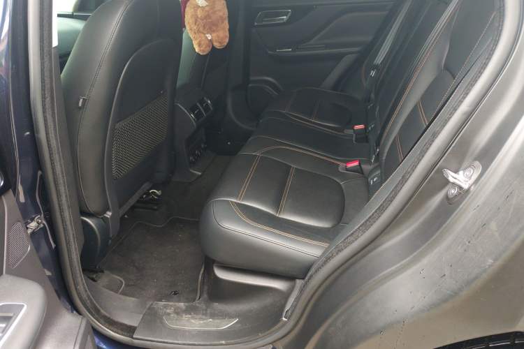 Used Jaguar F-PACE 2019 2.0T Four-Wheel Drive Urban Luxury Edition Left Rear Seat