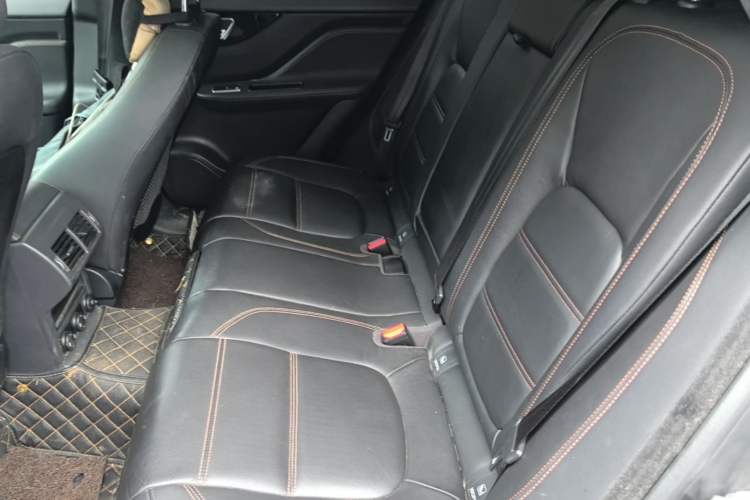 Used Jaguar F-PACE 2019 2.0T Two-Wheel Drive Urban Deluxe Edition Left Rear Seat
