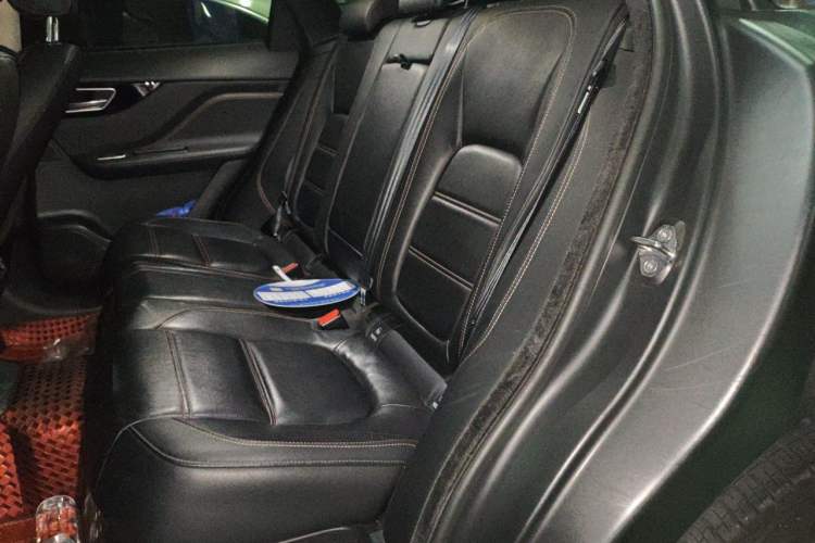 Used Jaguar F-PACE 2019 2.0T Four-Wheel Drive Urban Luxury Edition Left Rear Seat