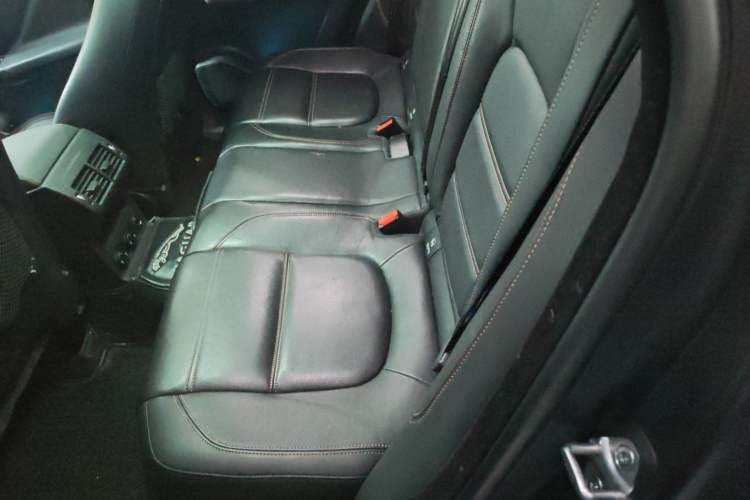 Used Jaguar F-PACE 2019 2.0T Four-Wheel Drive Urban Luxury Edition Left Rear Seat