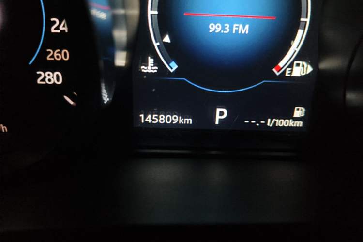 Used Jaguar F-PACE 2019 2.0T Four-Wheel Drive Urban Luxury Edition Odometer Close Up