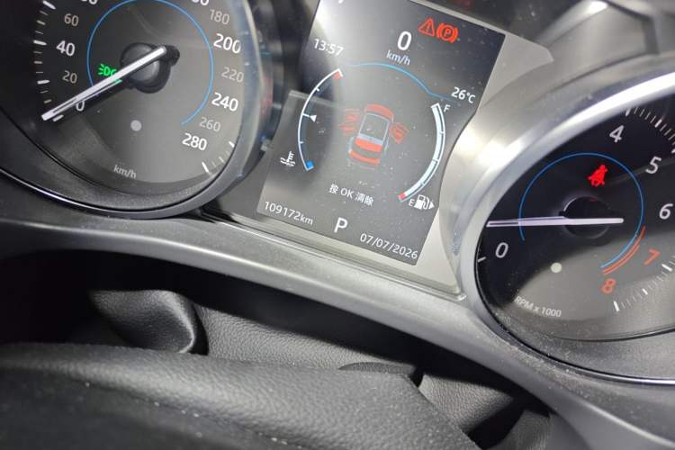 Used Jaguar F-PACE 2019 2.0T Four-Wheel Drive Urban Luxury Edition Odometer Close Up