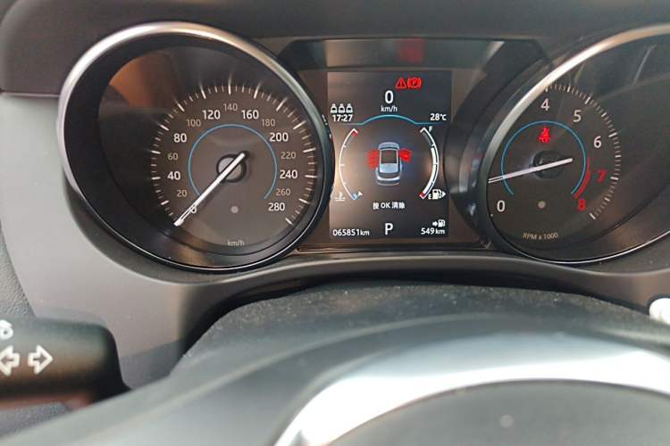 Used Jaguar F-PACE 2019 2.0T Four-Wheel Drive Urban Luxury Edition Odometer Close Up