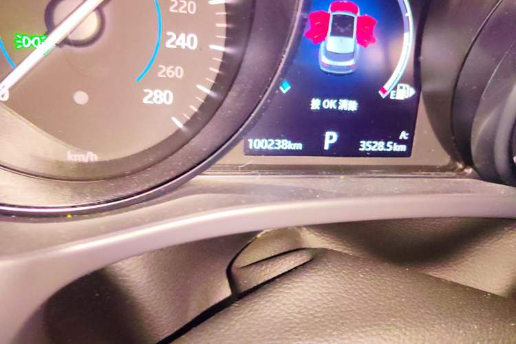 Used Jaguar F-PACE 2019 2.0T Four-Wheel Drive Urban Luxury Edition Odometer Close Up