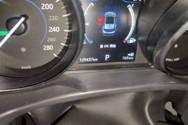Used Jaguar F-PACE 2019 2.0T Four-Wheel Drive Urban Luxury Edition Odometer Close Up