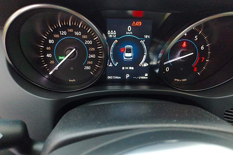 Used Jaguar F-PACE 2019 2.0T Four-Wheel Drive Urban Luxury Edition Odometer Close Up