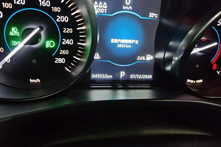 Used Jaguar F-PACE 2019 2.0T Four-Wheel Drive Urban Luxury Edition Odometer Close Up