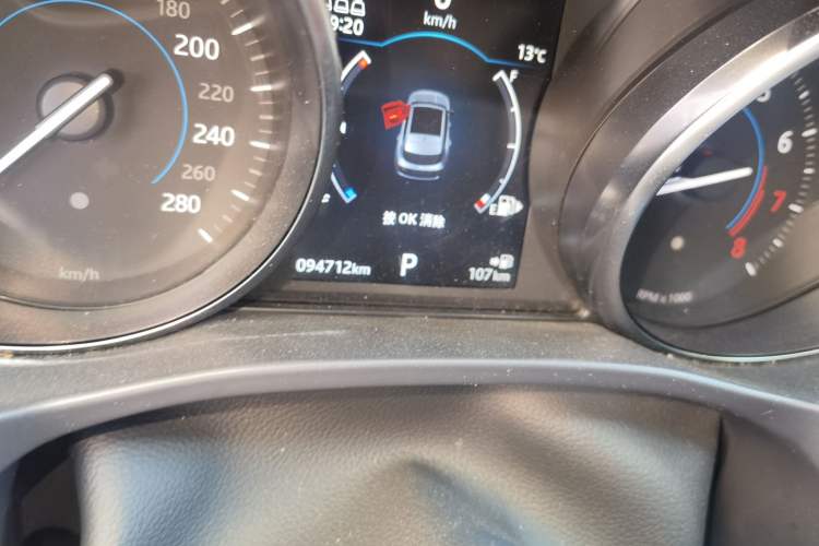 Used Jaguar F-PACE 2019 2.0T Four-Wheel Drive Urban Luxury Edition Odometer Close Up