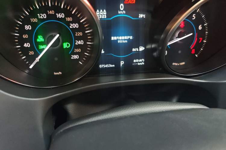 Used Jaguar F-PACE 2019 2.0T Four-Wheel Drive Urban Luxury Edition Odometer Close Up