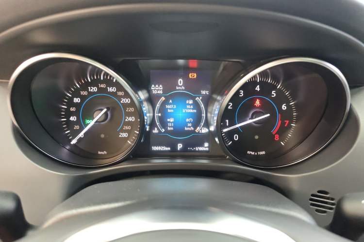 Used Jaguar F-PACE 2019 2.0T Four-Wheel Drive Urban Luxury Edition Odometer Close Up