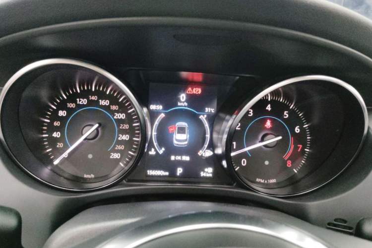 Used Jaguar F-PACE 2019 2.0T Four-Wheel Drive Urban Luxury Edition Odometer Close Up
