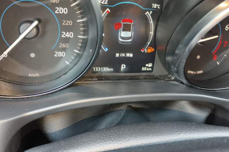 Used Jaguar F-PACE 2019 2.0T Four-Wheel Drive Urban Luxury Edition Odometer Close Up