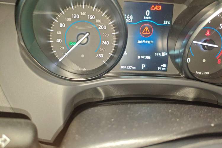 Used Jaguar F-PACE 2019 2.0T Four-Wheel Drive Urban Luxury Edition Odometer Close Up