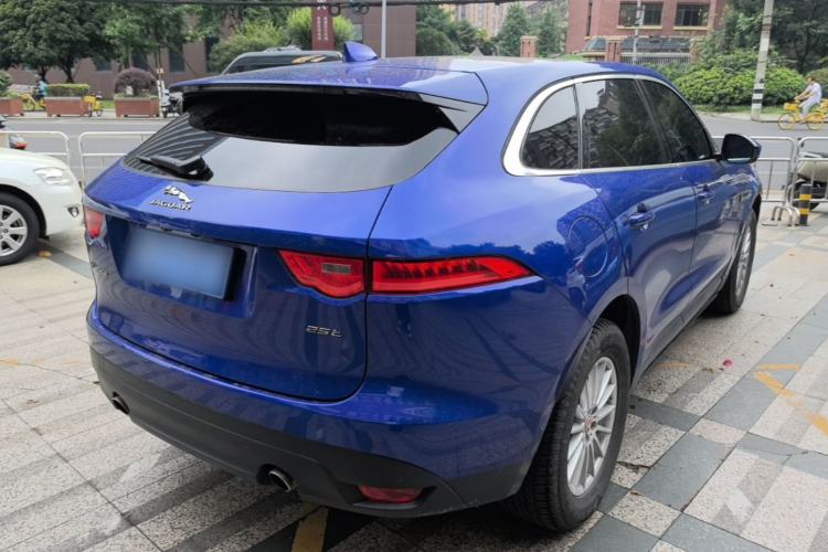 Used Jaguar F-PACE 2019 2.0T Two-Wheel Drive Urban Deluxe Edition Rear Right 45 Deg