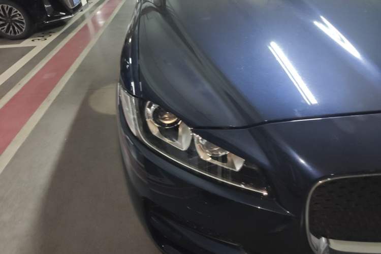 Used Jaguar F-PACE 2019 2.0T Four-Wheel Drive Urban Luxury Edition Right Front Headlight