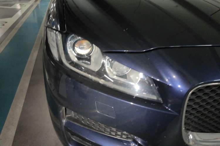 Used Jaguar F-PACE 2019 2.0T Four-Wheel Drive Urban Luxury Edition Right Front Headlight