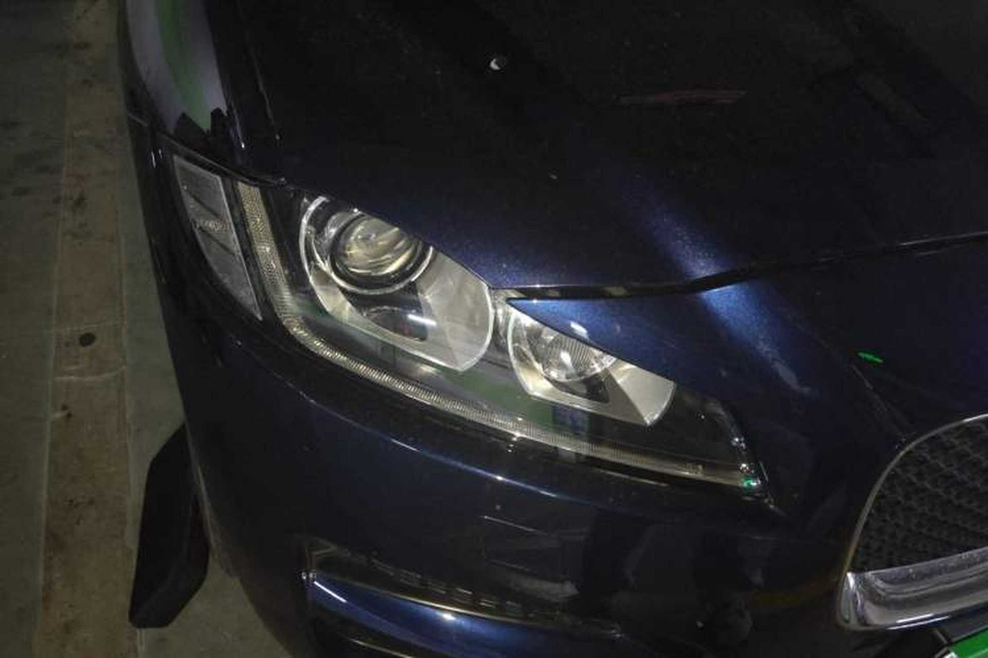 Used Jaguar F-PACE 2019 2.0T Two-Wheel Drive Urban Deluxe Edition Right Front Headlight