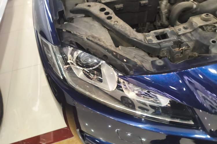 Used Jaguar F-PACE 2019 2.0T Four-Wheel Drive Urban Luxury Edition Right Front Headlight