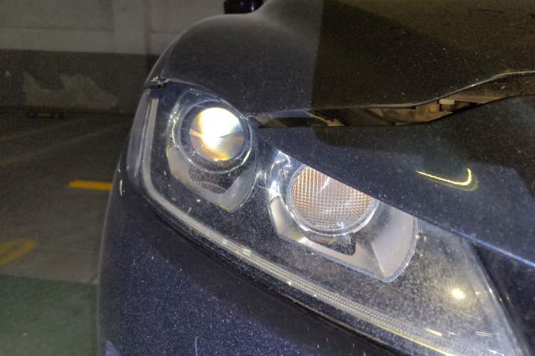 Used Jaguar F-PACE 2019 2.0T Four-Wheel Drive Urban Luxury Edition Right Front Headlight