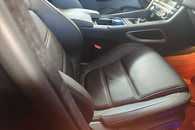 Used Jaguar F-PACE 2019 2.0T Four-Wheel Drive Urban Luxury Edition Right Front Seat