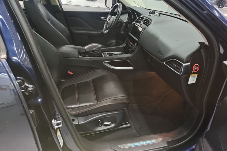 Used Jaguar F-PACE 2019 2.0T Four-Wheel Drive Urban Luxury Edition Right Front Seat