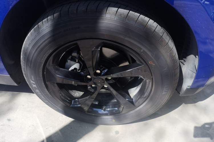 Used Jaguar F-PACE 2019 2.0T Four-Wheel Drive Urban Luxury Edition Right Front Wheel Hub