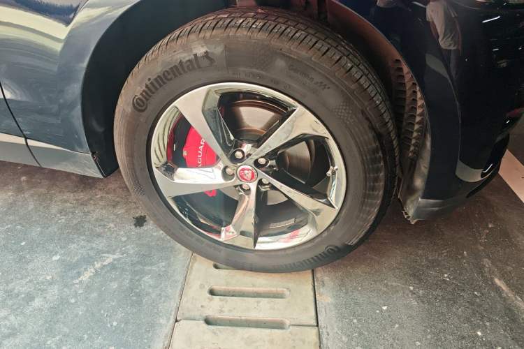 Used Jaguar F-PACE 2019 2.0T Four-Wheel Drive Urban Luxury Edition Right Front Wheel Hub