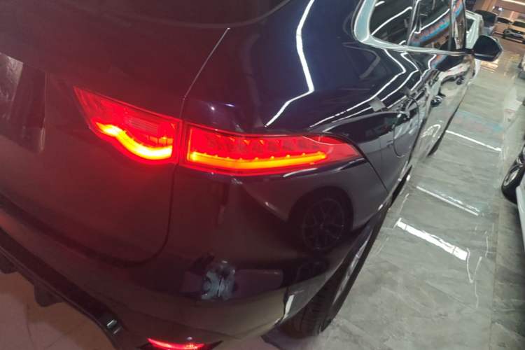 Used Jaguar F-PACE 2019 2.0T Four-Wheel Drive Urban Luxury Edition Right Rear Taillight