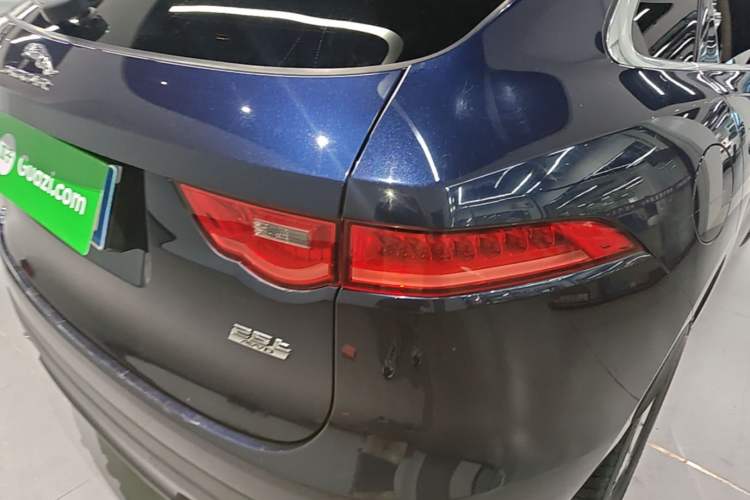 Used Jaguar F-PACE 2019 2.0T Four-Wheel Drive Urban Luxury Edition Right Rear Taillight