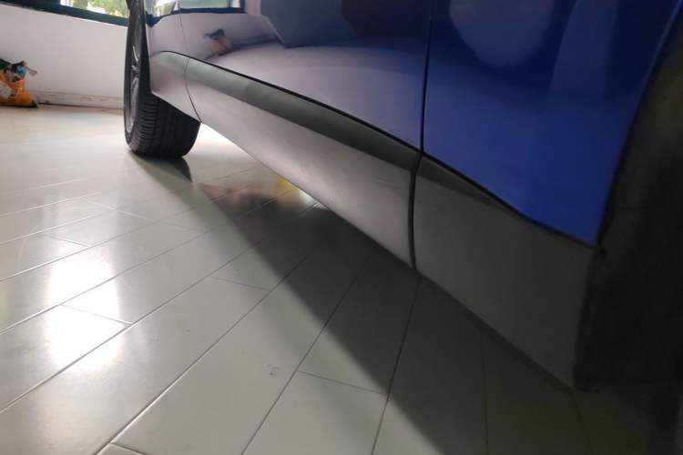 Used Jaguar F-PACE 2019 2.0T Four-Wheel Drive Urban Luxury Edition Right Side Sill
